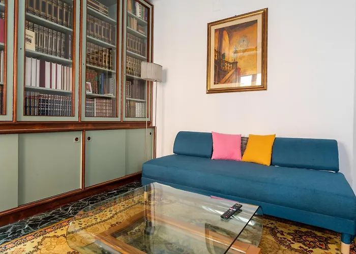 Ur-nest Borgo B بولونيا