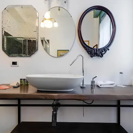 Ur-nest Borgo B * Bologna